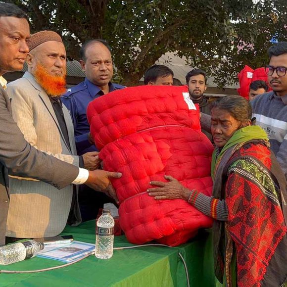 Distribution of 60 Duvets Among the Underprivileged in Pirganj | Protidiner Sangbad